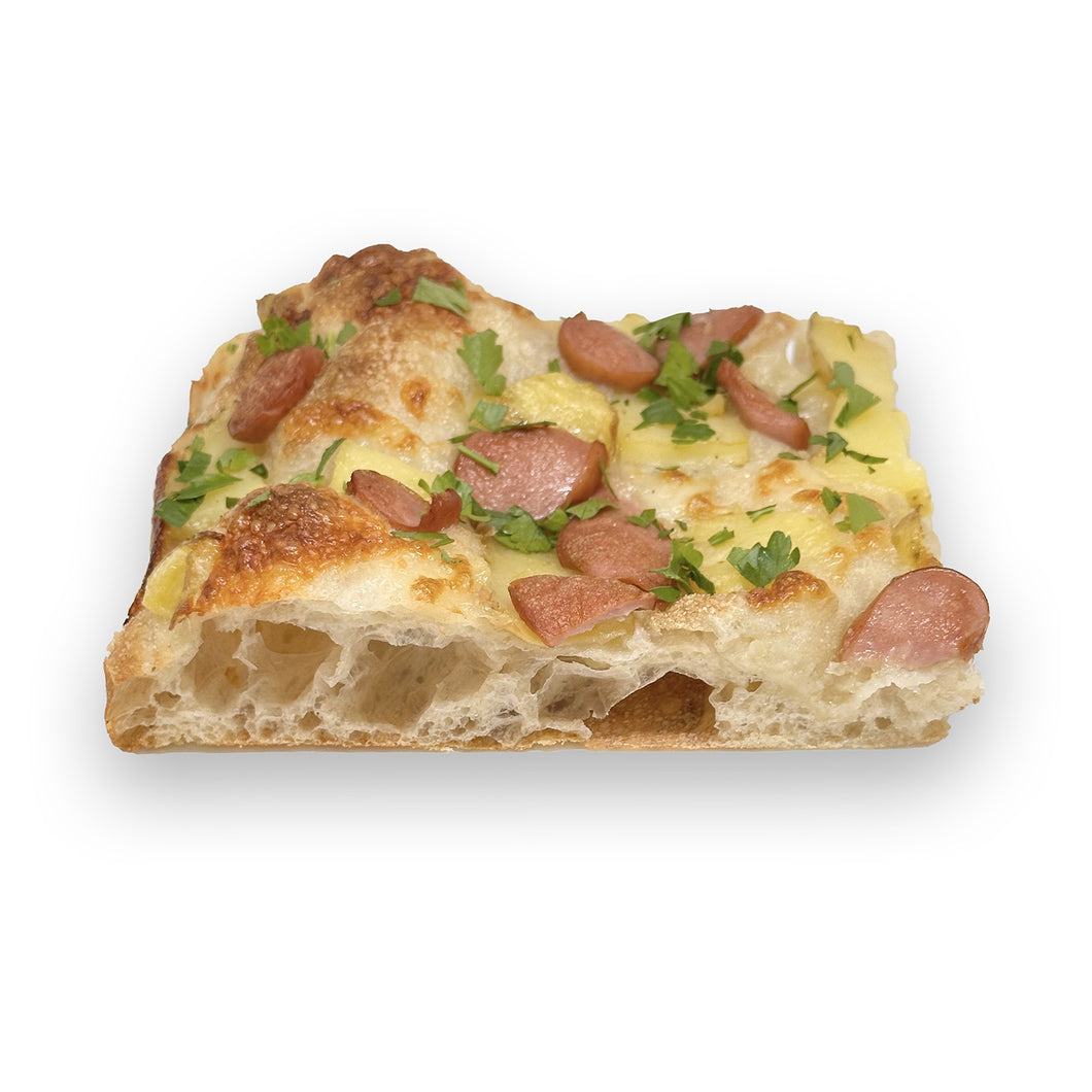 Trancio di pizza patate, fior di latte, wurstel