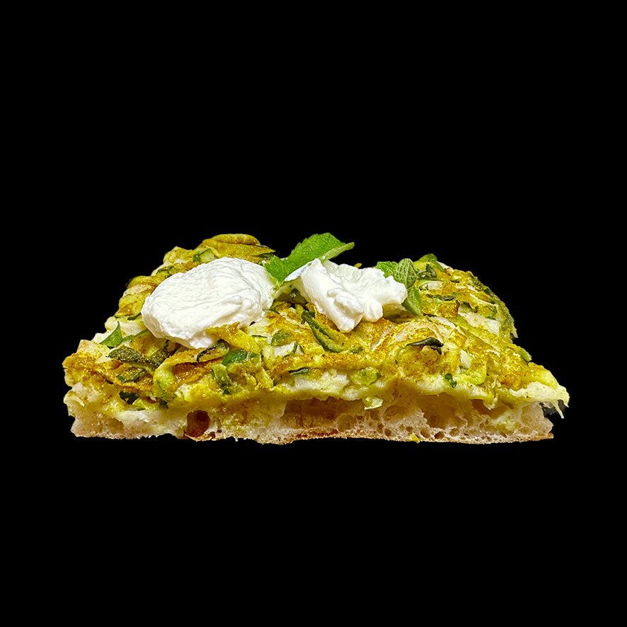 Trancio di pizza zucchine, curry, menta, ricotta